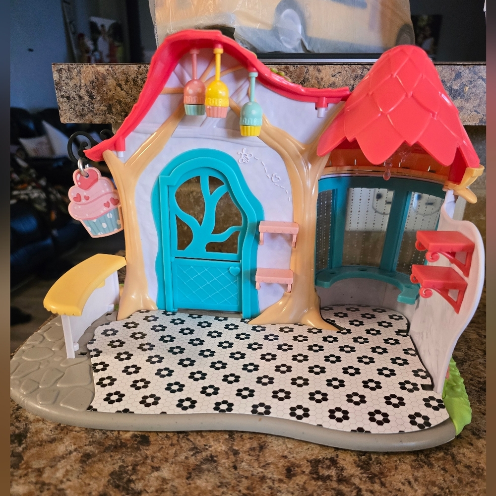 Honey Bee Acres Tea Cup Party House